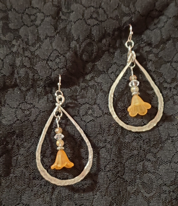 xl silver teardrop shape w/peach flower dangle