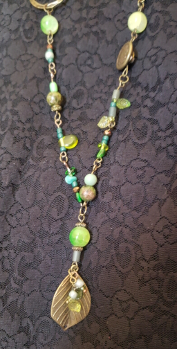 verdant leaf necklace
